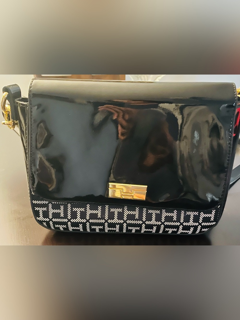 TOMMY HILFIGER
Black and White Patent 
Faux Leather 
Satchel Bag 
NWT